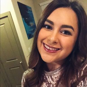 Meet your Posher, Lorena